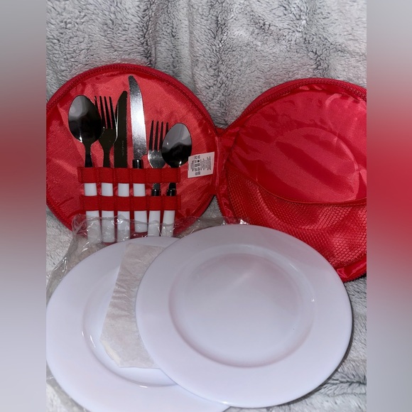 Sunnylife picnic set - NEVER USED - Picture 5 of 9